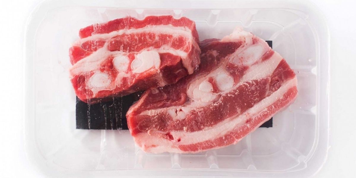 Envases activos con antimicrobianos y bacteriófagos para mejorar la vida útil de la carne Revista Industria Alimentaria